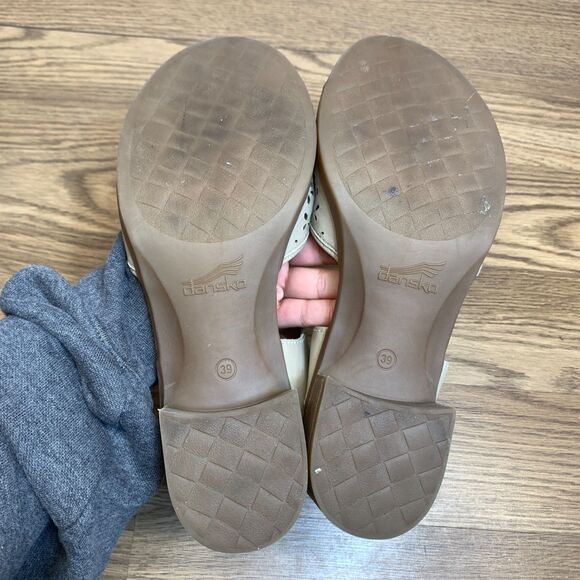 Dansko Liz Floral Perforated Leather Lace-Up Block Heel Sandals 39 8.5-9 - Picture 7 of 11